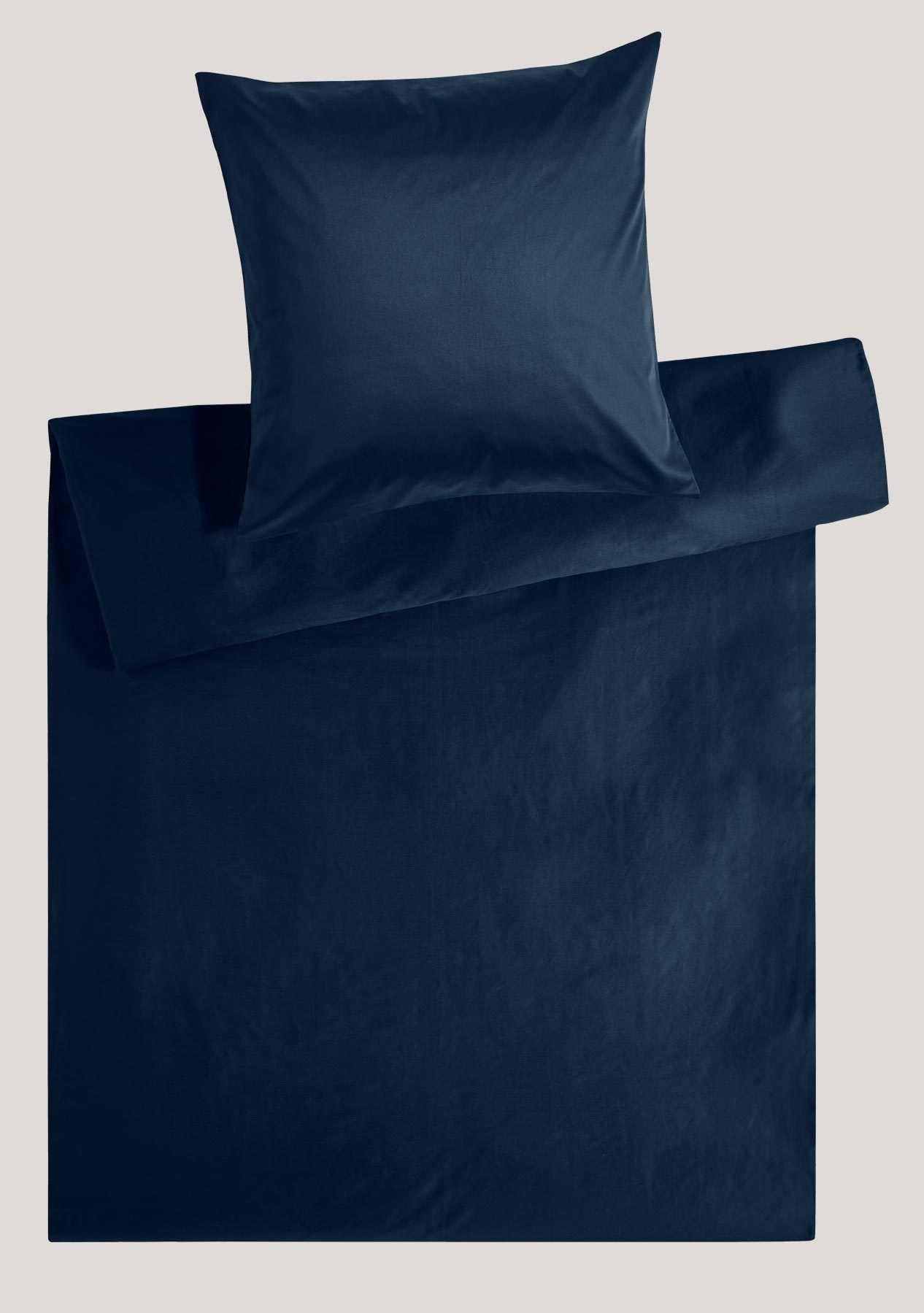 Precious plain satin bed linen with zipper